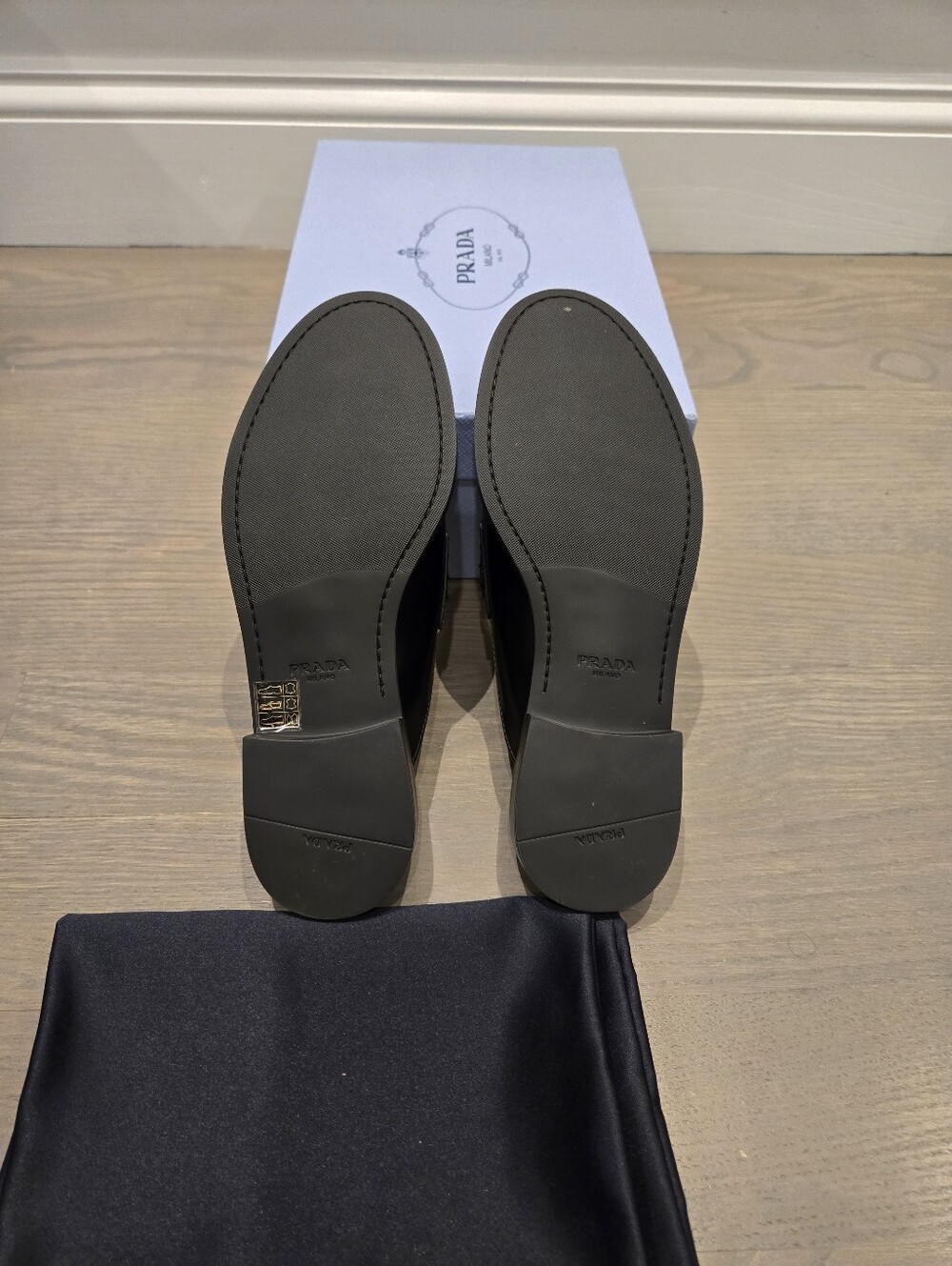 $1,200 Prada Brushed Leather Bi-color Triangle Logo Loafer Mule EU 38 US 8 BNIB - Picture 12 of 13
